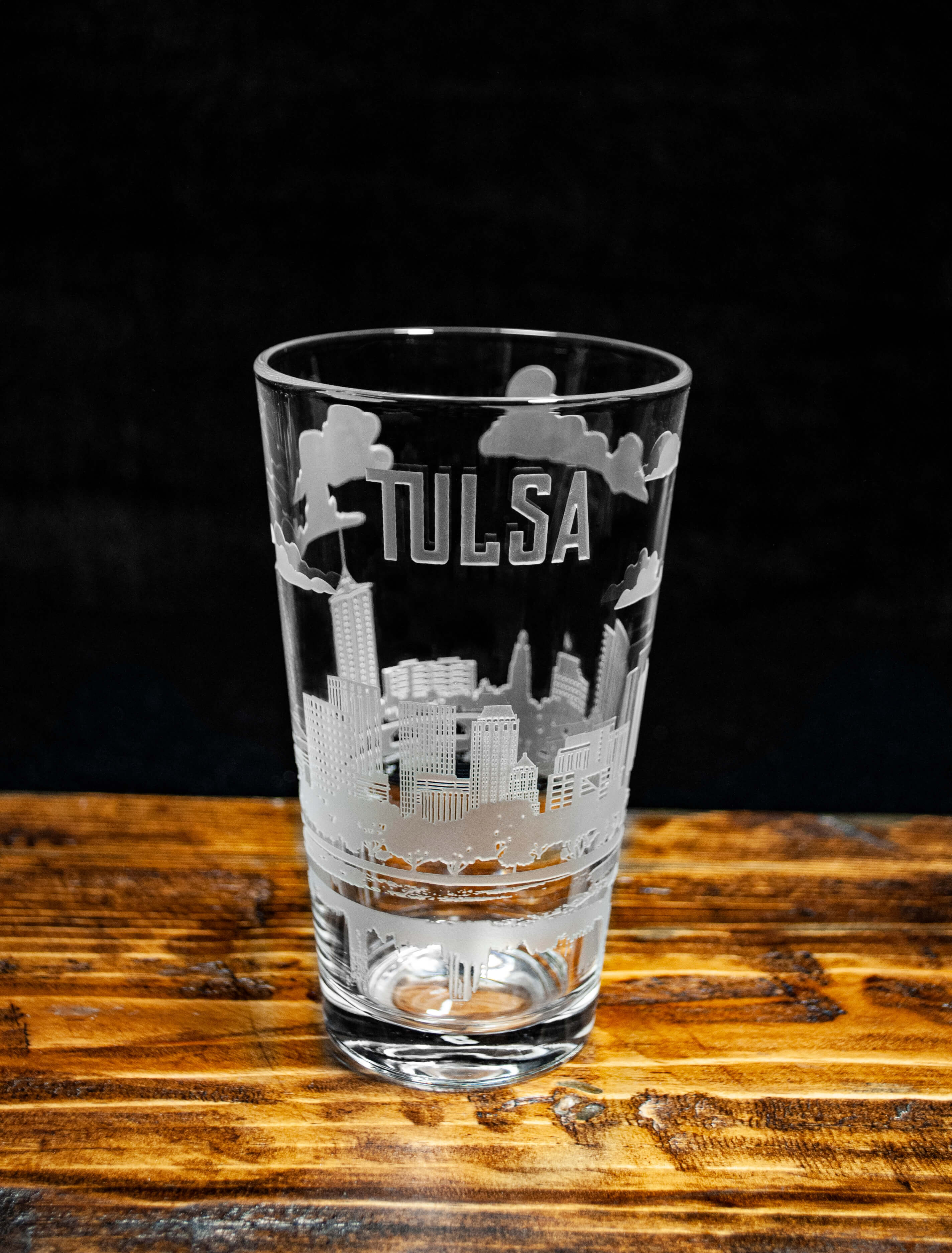 Pint Glass : Tulsa Skyline with River Reflection Wrap